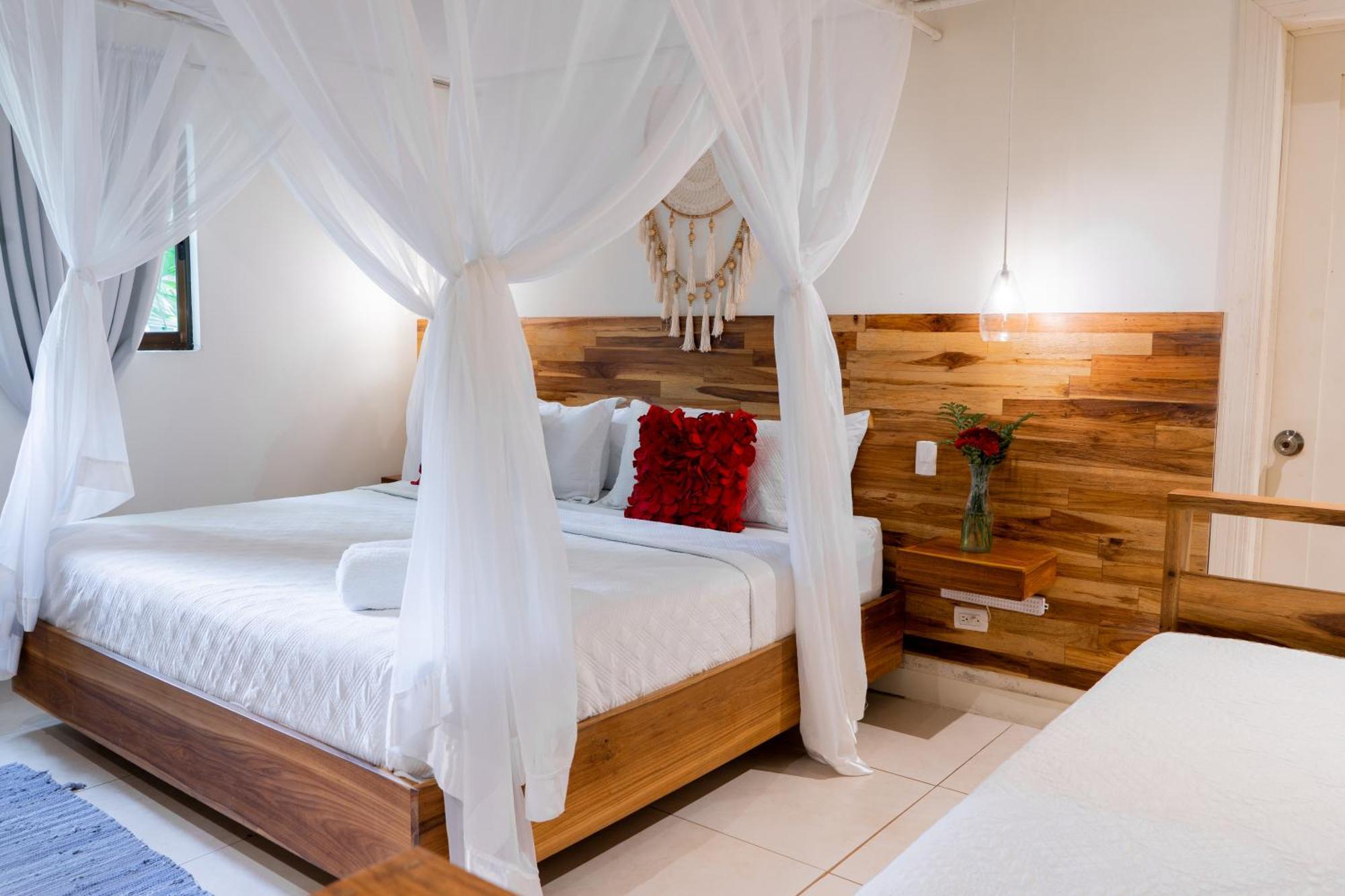 Playa Santa Teresa  Banana Beach Bungalows מראה חיצוני תמונה